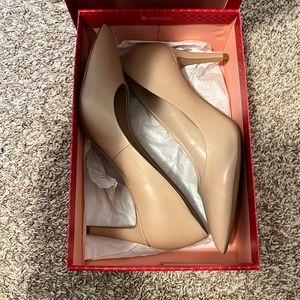 Kelly & Katie Nude Heels Size 8